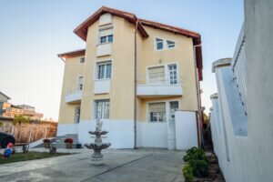 Camin de batrani Pipera