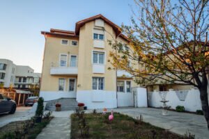 Camin de batrani Pipera